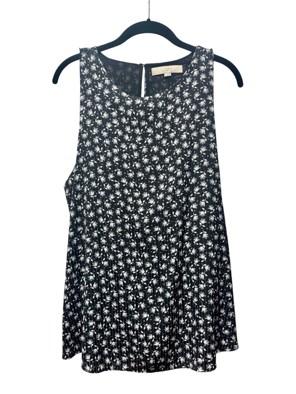 LOFT Black and White Floral Pleated Sleeveless Top